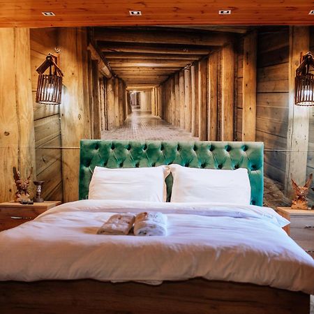 Keshtjella Xhabeqos Hotel Ljaknasi Buitenkant foto