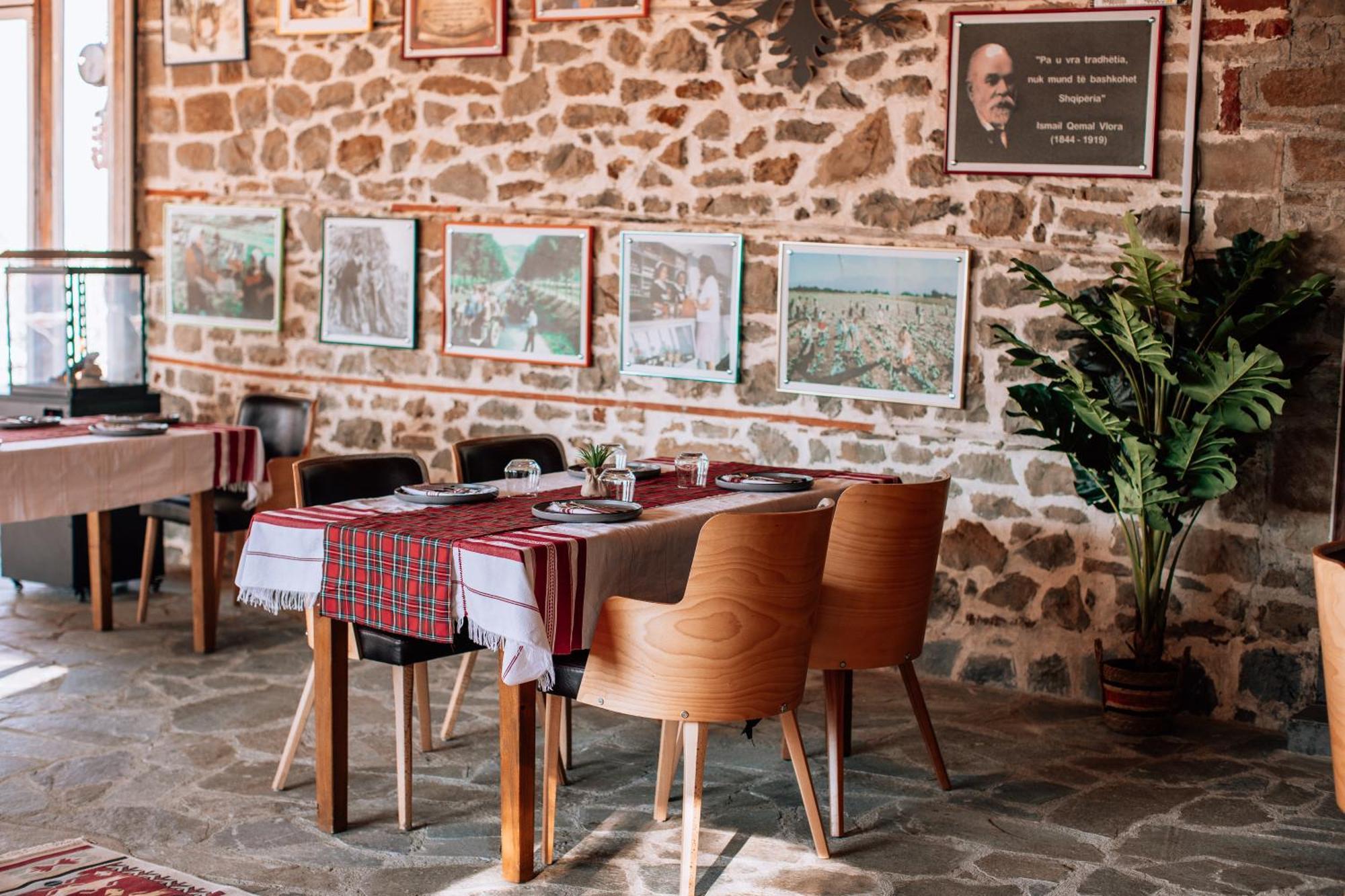 Keshtjella Xhabeqos Hotel Ljaknasi Buitenkant foto