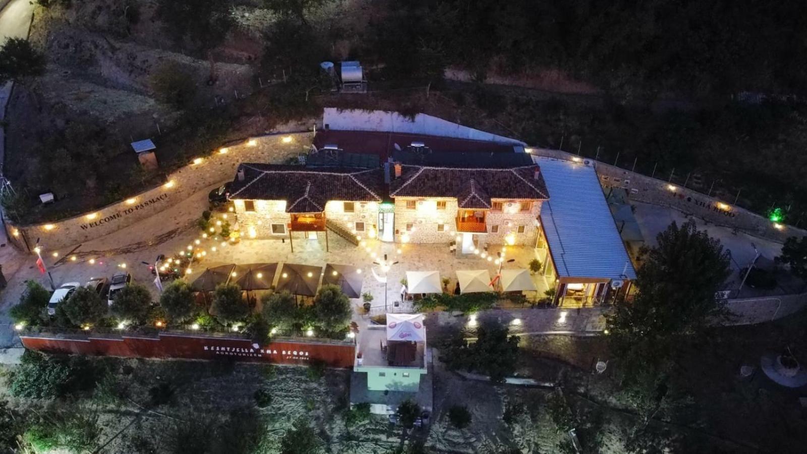 Keshtjella Xhabeqos Hotel Ljaknasi Buitenkant foto