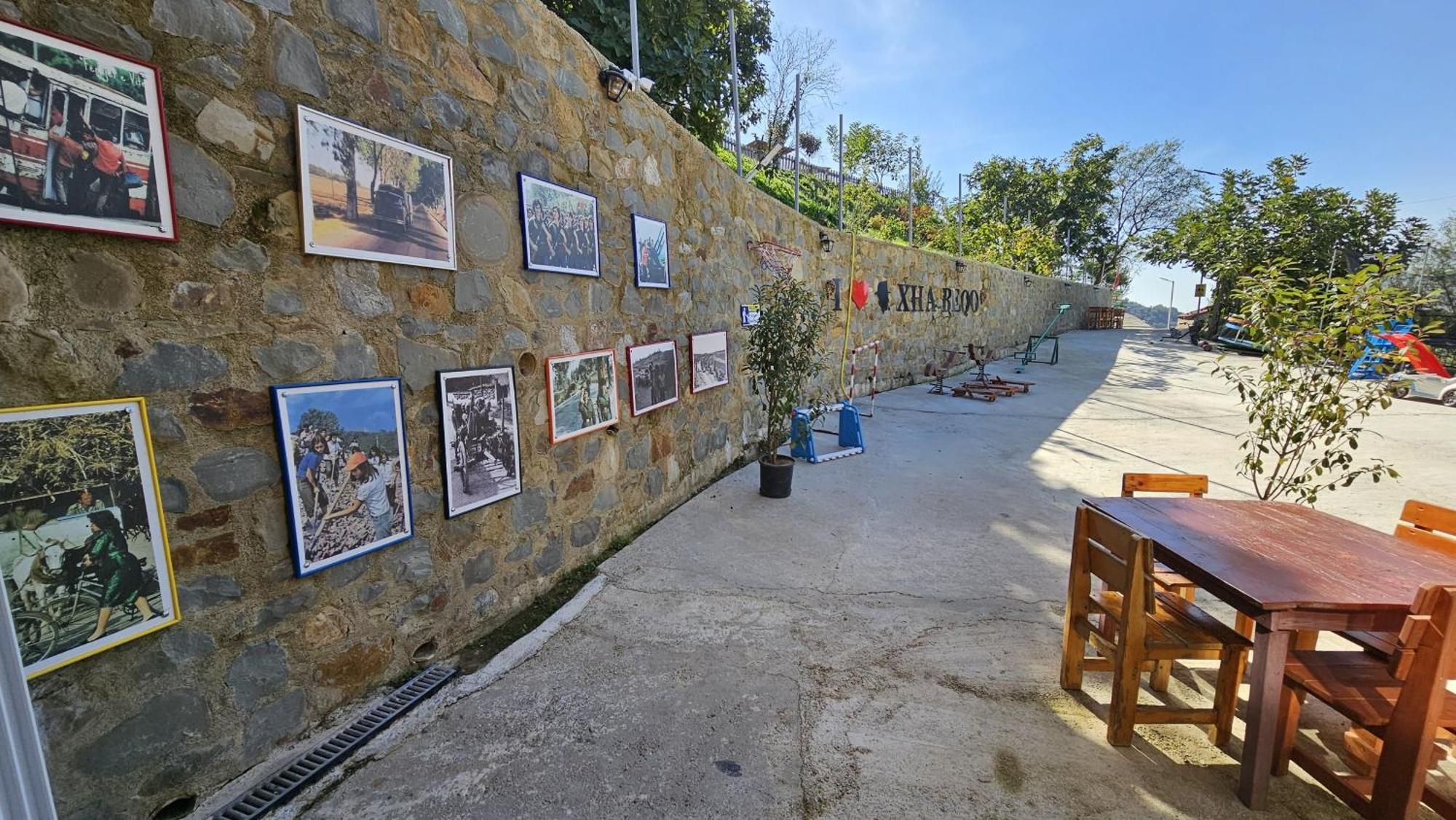 Keshtjella Xhabeqos Hotel Ljaknasi Buitenkant foto