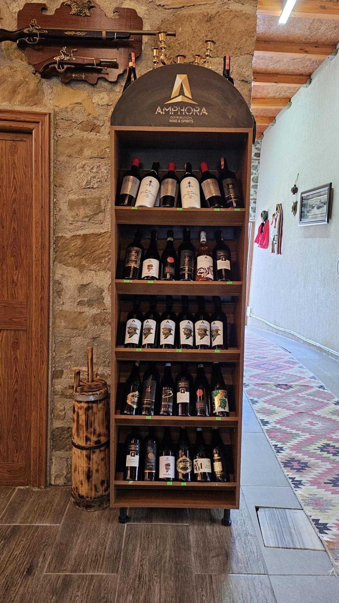 Keshtjella Xhabeqos Hotel Ljaknasi Buitenkant foto