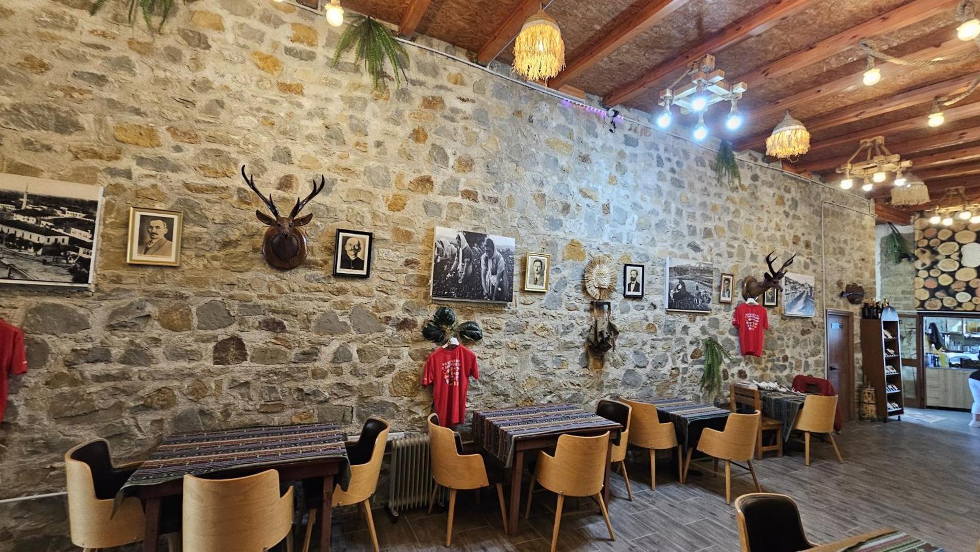 Keshtjella Xhabeqos Hotel Ljaknasi Buitenkant foto
