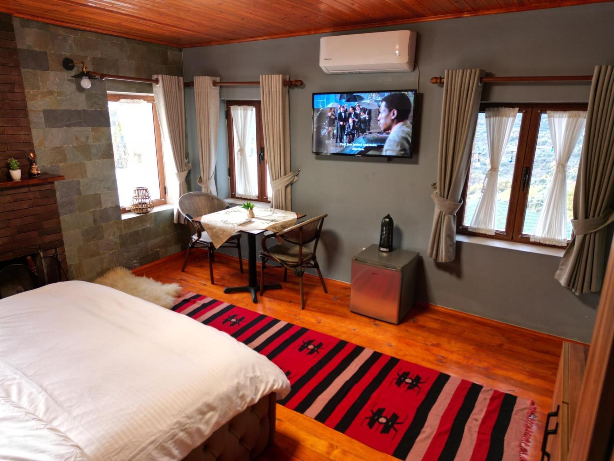 Keshtjella Xhabeqos Hotel Ljaknasi Buitenkant foto