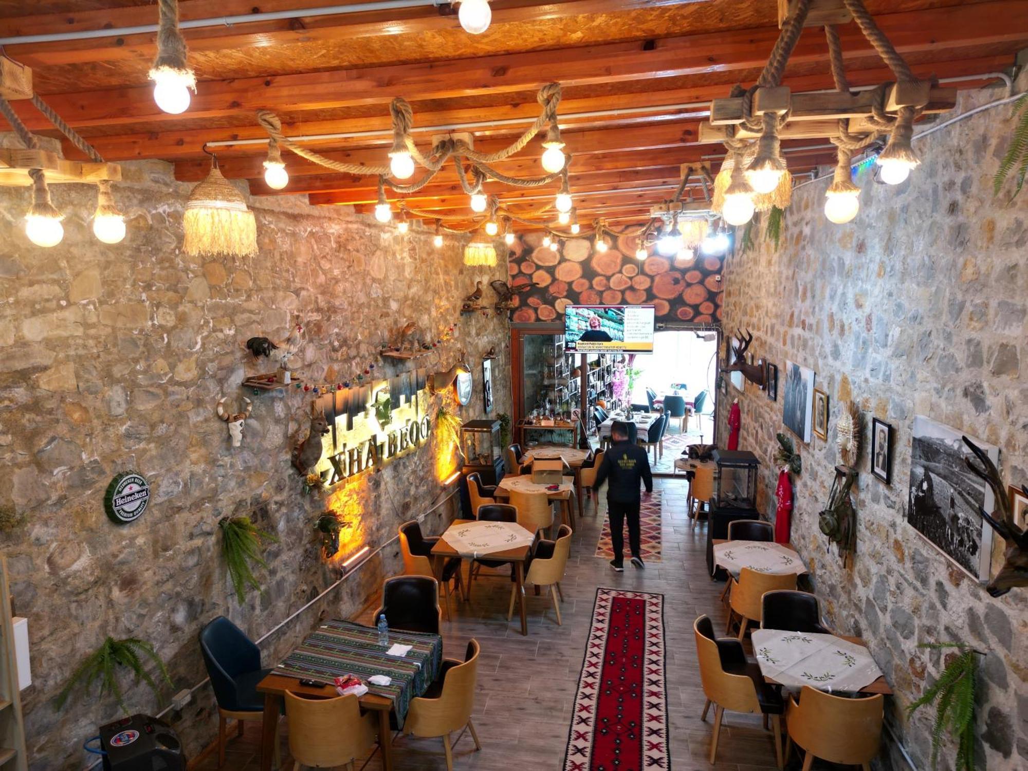 Keshtjella Xhabeqos Hotel Ljaknasi Buitenkant foto