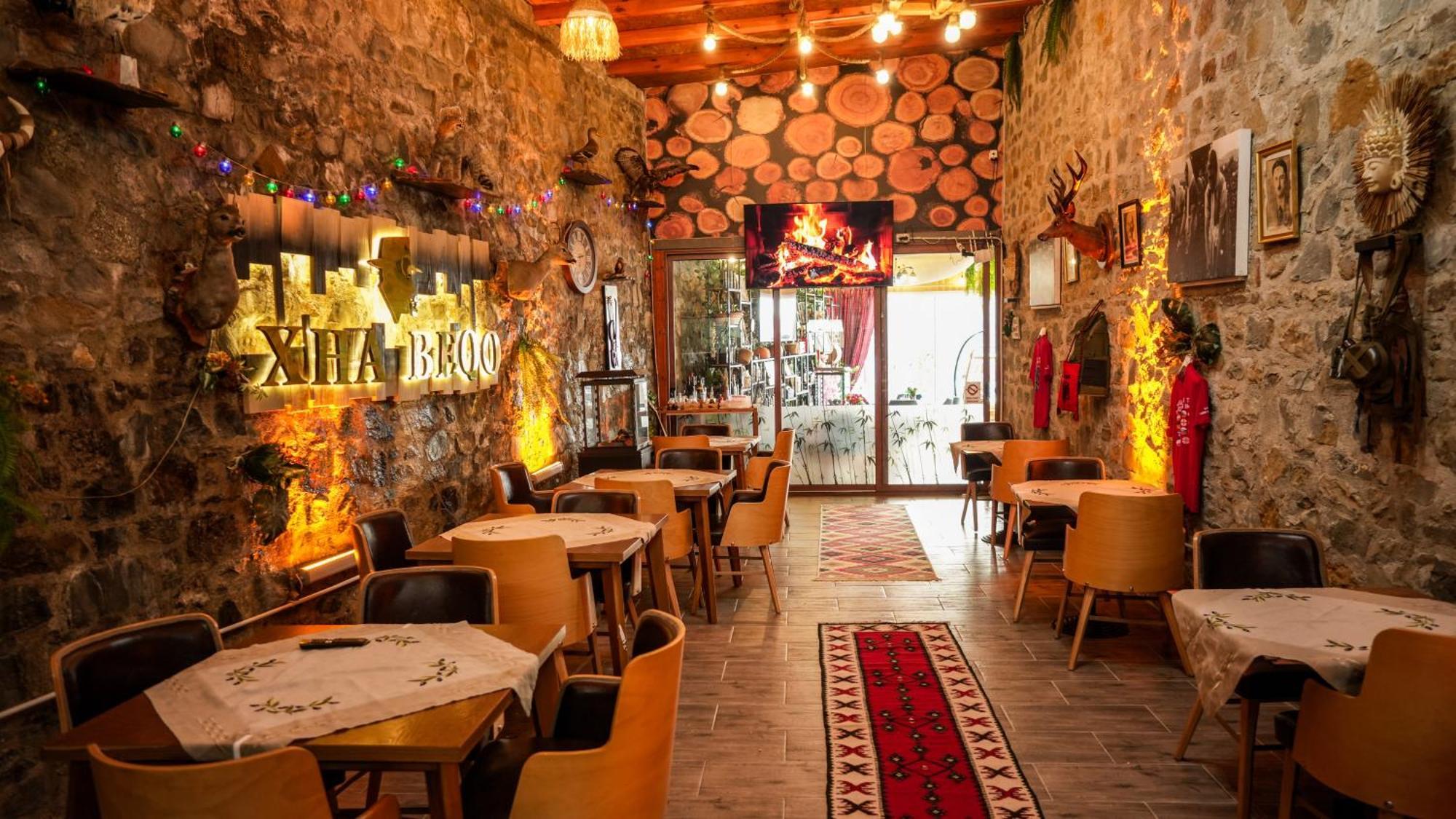 Keshtjella Xhabeqos Hotel Ljaknasi Buitenkant foto