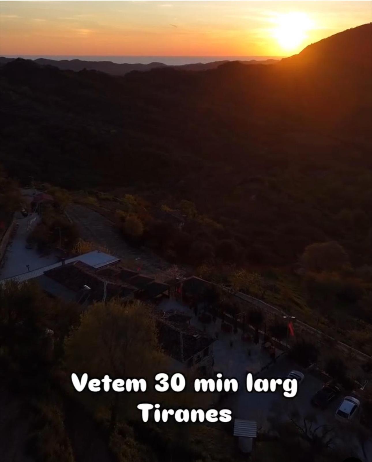 Keshtjella Xhabeqos Hotel Ljaknasi Buitenkant foto
